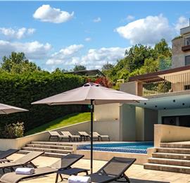 4 Bedroom Villa with Salt Water Pool, Private mini golf course and Rooftop Terrace near Opatija, Sleeps 8